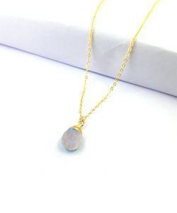 Arco Iris piedra lunar piedra preciosa pera gota colgante collar chapado en oro galvanizado elegante y elegante pera gota encantos collar - Product Image 1