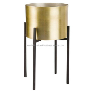 Maceta Moderna de Latón Chapado en Oro con Soporte, Diseño Minimalista para Decoración del Hogar - Product Image 5