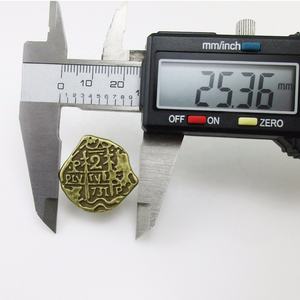 Monedas de Juguete de Doblón Pirata Español Europeo de Bronce Antiguo, Cofre del Tesoro para Niños - Product Image 2