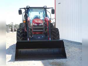 Maquinaria Industrial Usada, Tractor Asequible Massey Ferguson Serie 5700, Tractor Dyna 4 5711 en Venta, Equipo Agrícola - Product Image 3