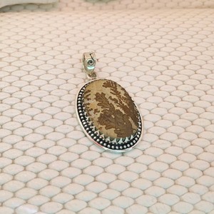 จี้พลอยแจสเปอร์ของผู้ชายสีเงิน925ปรับแต่งได้ดีไซน์รูปวงรีน่ารักทันสมัยพร้อมการตั้งค่าฝาขายส่งเทคโนโลยี - Product Image 3