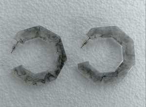 Pendientes de aro de resina transparente sombreados negros hechos a mano indios, Color personalizado y diseño, pendientes de resina de bajo precio para niñas - Product Image 5