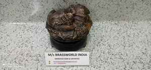 Urne funéraire pour chien en laiton finition cuivre, style américain, Brassworld India - Product Image 3