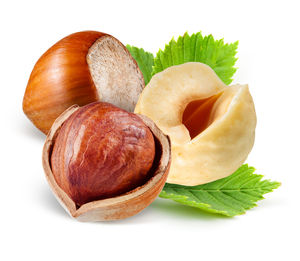 Mélange de fruits secs naturels et sains avec des noisettes, des cacahuètes, des amandes, des noix de cajou et des noyaux de walnats - Product Image 1