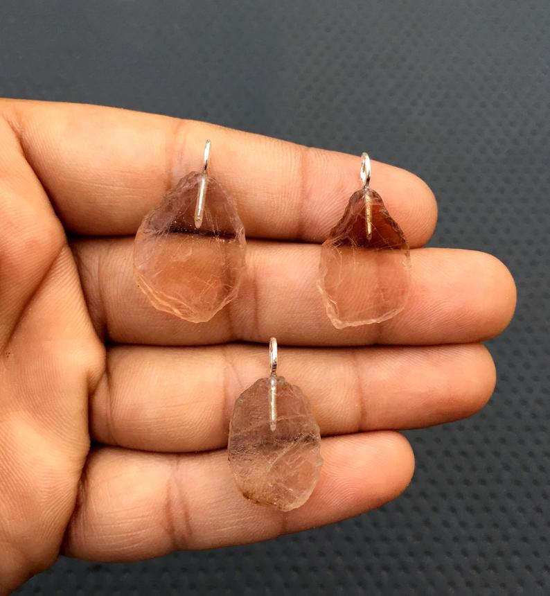 สีน้ำตาลอ่อน