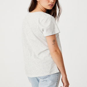 Camiseta de algodón 100% con cuello en V, estilo moderno y elegante para mujer - Product Image 3
