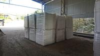 Serutan Kayu Greenfire Vietnam 100% Campuran Pinus/Akasia Warna Kuning Muda untuk Alas Ternak, Pupuk, Pembuatan Kompos, Budidaya Jamur