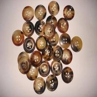 100% kancing mewah tanduk kerbau dipoles untuk mantel dan kemeja pola bulat dengan dekorasi manik-manik ornamen pakaian yang dapat dicuci