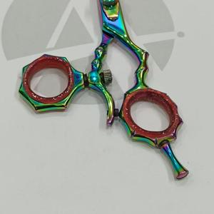 กรรไกรตัดผมไทเทเนียมหลายสีขนาด6.5นิ้วพร้อมแหวนปรับได้ผลิตในปากีสถาน - Product Image 5