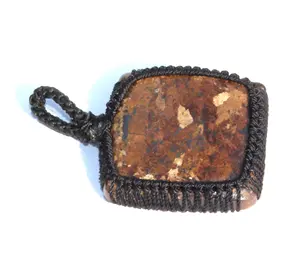 购买热销天然青铜方形凸圆形花边绳手工包裹宝石水晶吊坠