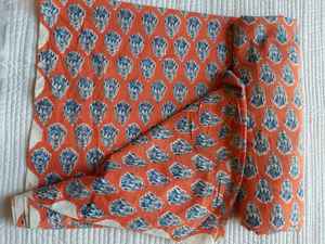 ผ้าฝ้ายคุณภาพสูงพิมพ์ลายบล็อก สำหรับงานเย็บปักถักร้อย ทำชุดเดรส ทำกระเป๋า ของตกแต่งบ้าน ผ้าอเนกประสงค์สำหรับงานออกแบบใหม่ - Product Image 3