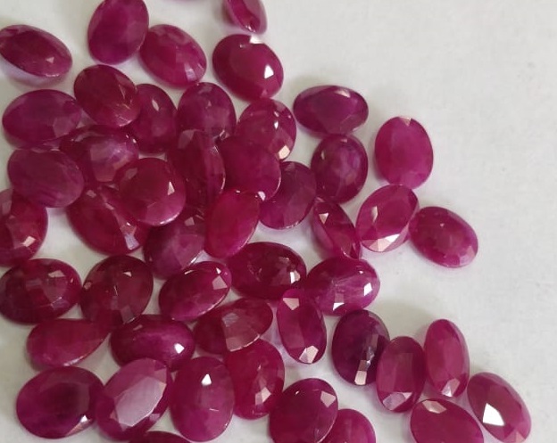 Natural Burma Ruby Oval Faceted Gemstone - 9x7mm, 2.5ct, Indian Origin (18552), Heat-Treated