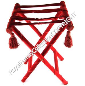 Porte-plateau de luxe de style classique famille royale velours de couleur rouge bordeaux pour la décoration intérieure et les cadeaux élégants - Product Image 1