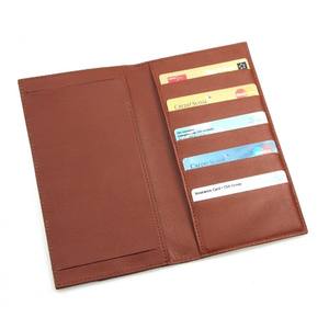 Couverture de chéquier en cuir de couleur marron avec porte-carte de crédit et logo personnalisé - Product Image 1