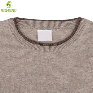 <span class=keywords><strong>Felpa</strong></span> da uomo lavorata a girocollo <span class=keywords><strong>con</strong></span> orlo a coste elasticizzato <span class=keywords><strong>in</strong></span> <span class=keywords><strong>vita</strong></span> e <span class=keywords><strong>con</strong></span> polsini a maniche - Product Image 4