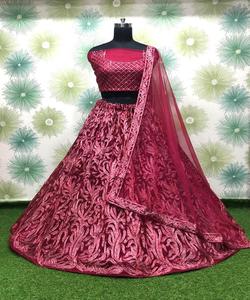 Fabuleux travail de séquence de broderie zari en soie de rayonne lehenga choli avec dupatta vêtements de mariage meilleur prix vêtement ethnique surat apparelgarment - Product Image 3