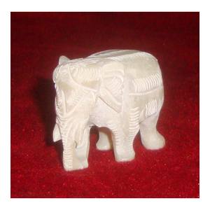 Sculpture d'éléphant en pierre ollaire faite à la main pour la décoration de la maison - Product Image 1