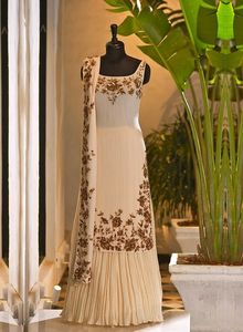 DERNIÈRES & TRENDY--EMBROIDERY SUR KAMEEZ AVEC LEHENGA ROBE-pour Partie-PORTER et DE MARIAGE @ 2021 - Product Image 2