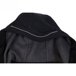 Dernière conception de veste à coque souple légère pour hommes Style unique à la mode avec doublure en polaire thermique Vestes d'hiver respirantes - Product Image 5