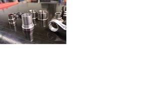 Servicios de mecanizado CNC de alta precisión Piezas anodizadas de aluminio y acero inoxidable recubiertas - Product Image 4