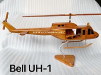 Modèle d'hélicoptère en bois - Artisanat vietnamien multi-types à collectionner VN GIA NHIEN CO. LTD Lieu d'origine VN ;28 Numéro de modèle SIB