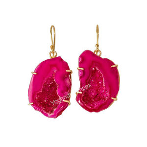 Boucles d'oreilles élégantes en argent sterling 925 avec pierres précieuses Druzy Geodes roses avec placage à l'or pour les mariages bijoux en gros - Product Image 1
