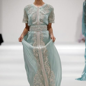 Cuentas de cristal de NEW--ELEGANT--EMBROIDERY, STONE--ZARDOZI de cristal en azul cielo, vestido de caftán con Sendero para fiesta y boda @ 2021 - Product Image 1