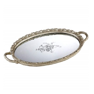 Bandeja decorativa de forma ovalada de nuevo diseño con borde y Asa plateados para vajilla de lujo - Product Image 1