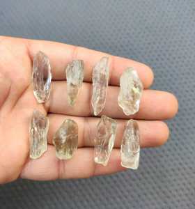 Venta al por mayor 5 piezas de piedras preciosas de amatista verde natural joyería suelta piedra sin tratar piedra cruda - Product Image 5