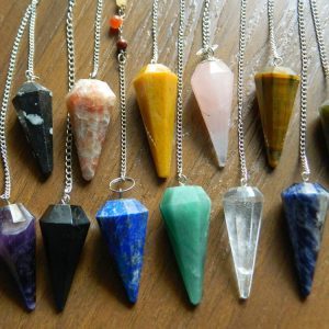 Pendule cône à facettes multicolores en cristaux naturels de meilleure qualité, pendule Chakra en pierres précieuses pour radiesthésie, guérison; Grossiste - Product Image 5