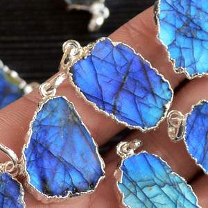 Labradorit-brazalete con colgante con letras del abecedario, colgante personalizado con letras de galvanoplastia, con piedra labradorita de destello azul - Product Image 5