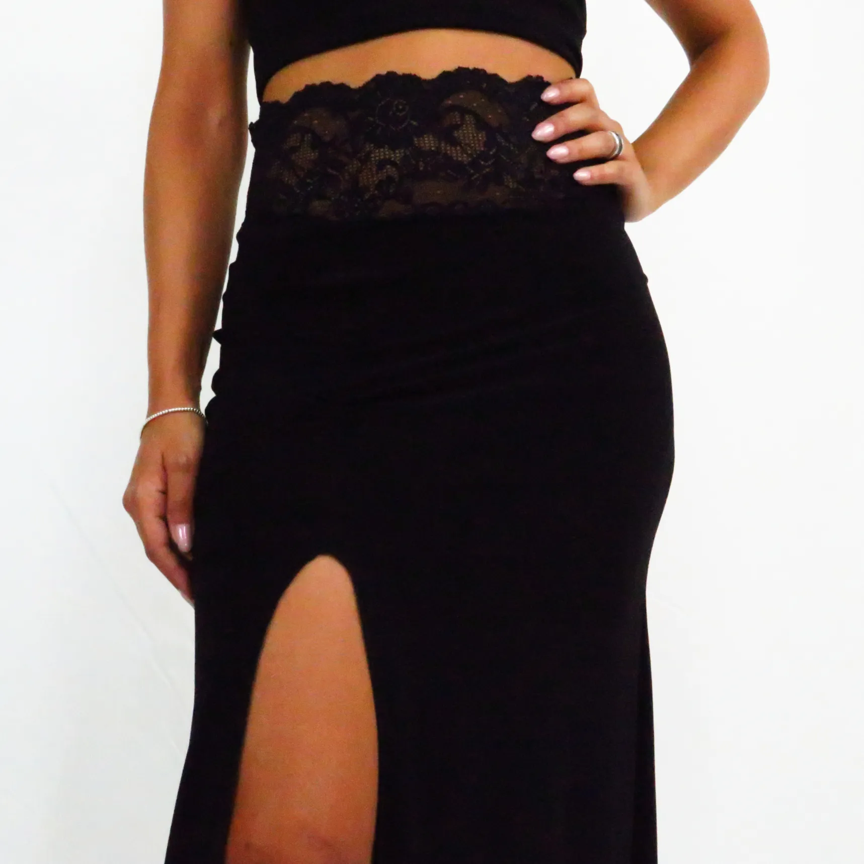 Sexy and classy woman skirt with sensual slit on the front, perfect for special event or to dance tango, Made in Italy fashion.