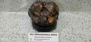 Urne funéraire pour chien en laiton finition cuivre, style américain, Brassworld India - Product Image 4