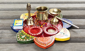 Pooja thi en bois de décoration, 1 pièce, avec différents accessoires, art indien fait à la main - Product Image 5