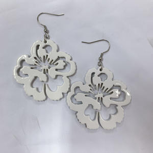 Offre Spéciale Vietnam Art et Artisanat Fleur Boucles D'oreilles Mignon Pendentif Style Corne Artisanat Charmes Vietnam Corne Boucle D'oreille Bijoux - Product Image 2