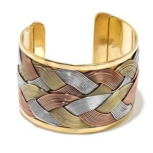 Brazalete de latón de mariposa clásico chapado en oro antiguo para mujer de último diseño - Product Image 1