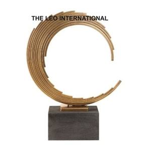 Sculpture en aluminium en forme de feuille, plaquée or, style moderne, décoration de luxe pour la maison, sculpture décorative - Product Image 4