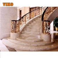 VIKO Escalier courbé en marbre avec main courante en fer forgé