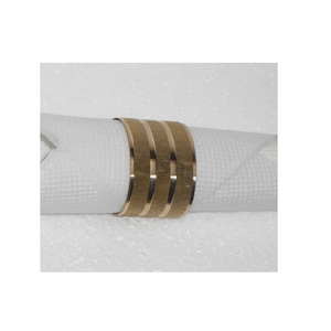 Elegante Anillo de Servilleta Metálico Decorativo, Pulido y Ecológico para Graduación, Disponible en Stock - Product Image 1