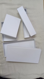 กล่องช็อกโกแลตปลอดเชื้อแบบสั่งทำพิเศษ วัสดุกระดาษเคลือบด้าน มีแผ่นพลาสติกเสริมและช่องหน้าต่างสำหรับผู้ผลิตช็อกโกแลต - Product Image 5