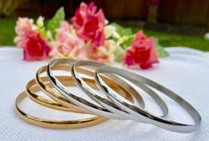 Brazaletes de acero inoxidable de diseño liso, calidad prémium, al mejor precio - Product Image 3