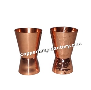 Mug en cuivre de luxe moderne et élégant de qualité supérieure pour les fêtes, la décoration de la maison et l'utilisation en cuisine - Product Image 4