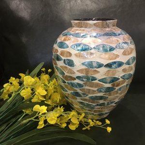 Round mother of pearl vase with fish piece shaped inlay - Product Image 1