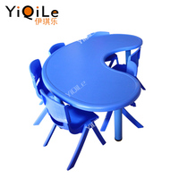 Table et chaise en plastique à la mode pour enfants, table demi-lune d'école attirante pour les enfants, bureau durable pour les salles de classe