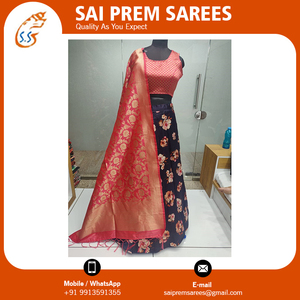 El mejor precio al por mayor en la nueva colección de diseñador de satén Dupatta Lehenga Choli Impresión digital Ropa de boda para novias - Product Image 2