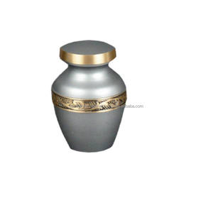 Urnes funéraires souvenir au design classique de la meilleure qualité avec finition dorée Souvenir en laiton de haute qualité à bas prix - Product Image 3