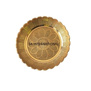 Assiettes dorées de créateur attrayant service de vaisselle plat forme personnalisée plats de cuisine d'hôtel serveur de restauration assiettes de chargeur - Product Image 1