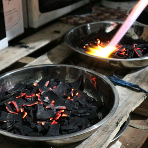 Carbón de cáscara de coco blanco ceniza - Product Image 4
