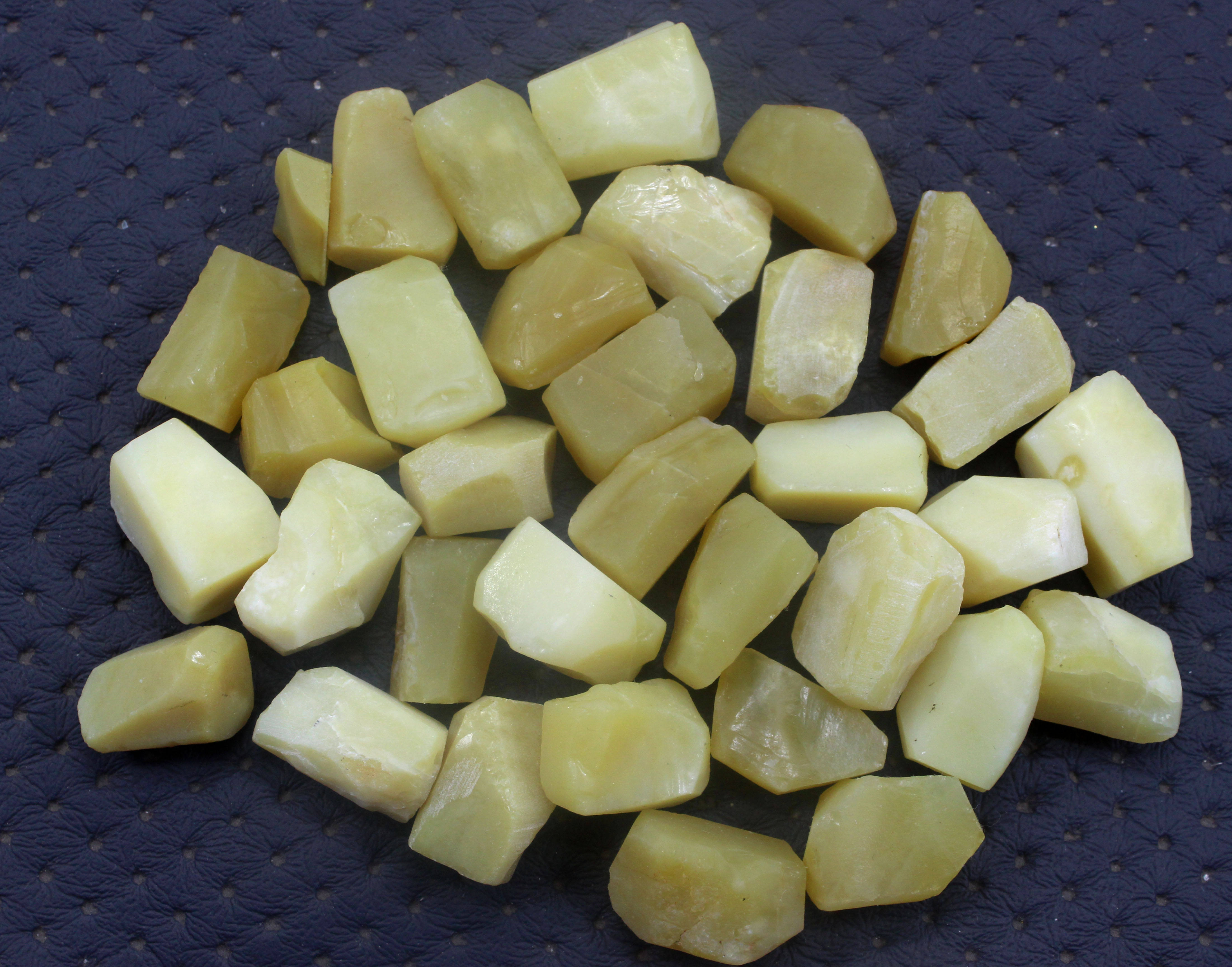 สีเหลือง