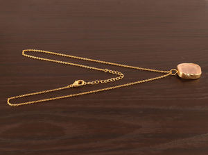 Collier avec pendentif en quartz rose naturel, design spécial, texture rugueuse, en or/argent plaqué, qualité personnalisée - Product Image 6